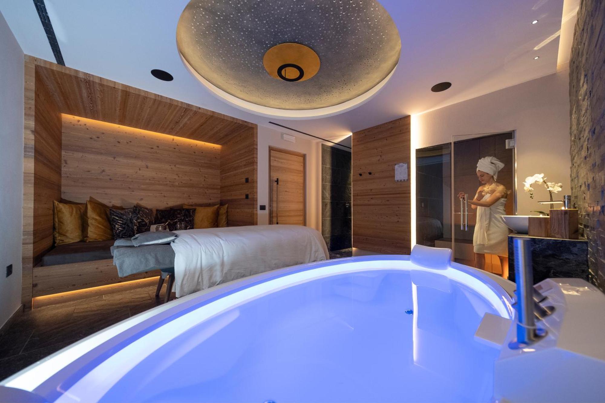 Ciampedie Luxury Alpine Spa Hotel فيغو دي فاسا المظهر الخارجي الصورة