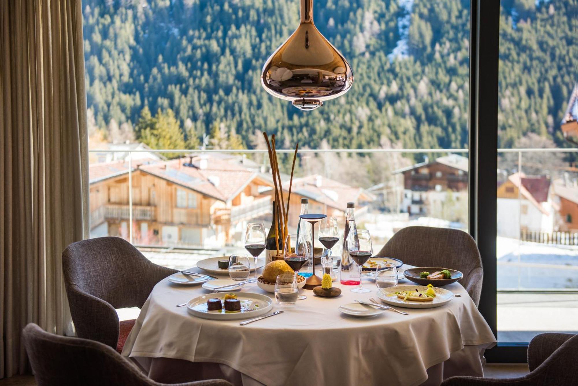 Ciampedie Luxury Alpine Spa Hotel فيغو دي فاسا المظهر الخارجي الصورة